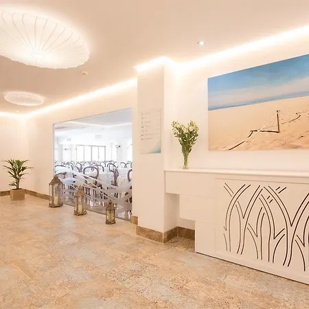 Готель Bella Playa & 4*