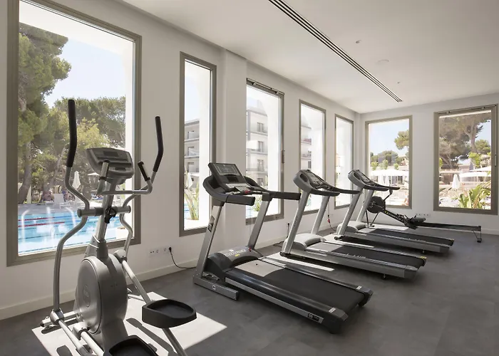 Готель Bella Playa & Кала-Ратхада