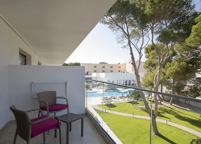 Готель Bella Playa & 4*